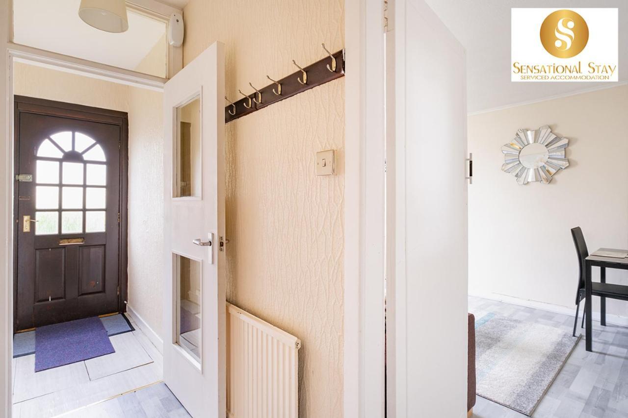 Sensational Stay Short Lets & Serviced Accommodation 2 Bedroom Apartment Aberdeen, Middlefield Place Экстерьер фото