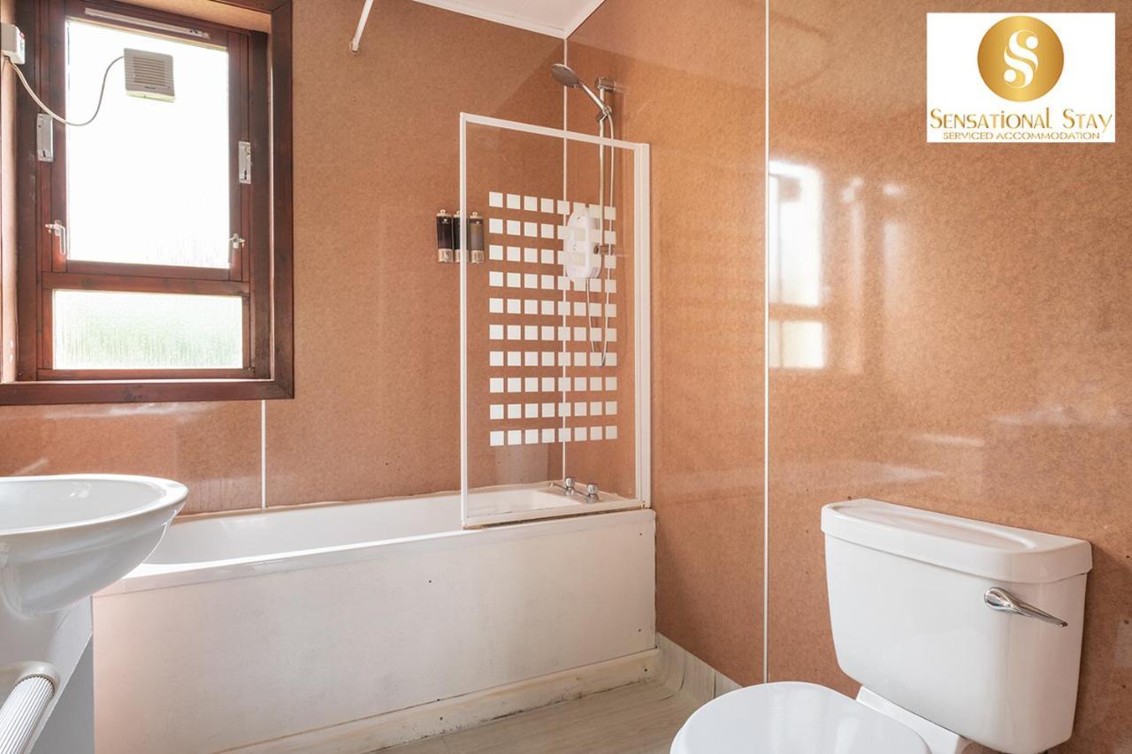 Sensational Stay Short Lets & Serviced Accommodation 2 Bedroom Apartment Aberdeen, Middlefield Place Экстерьер фото